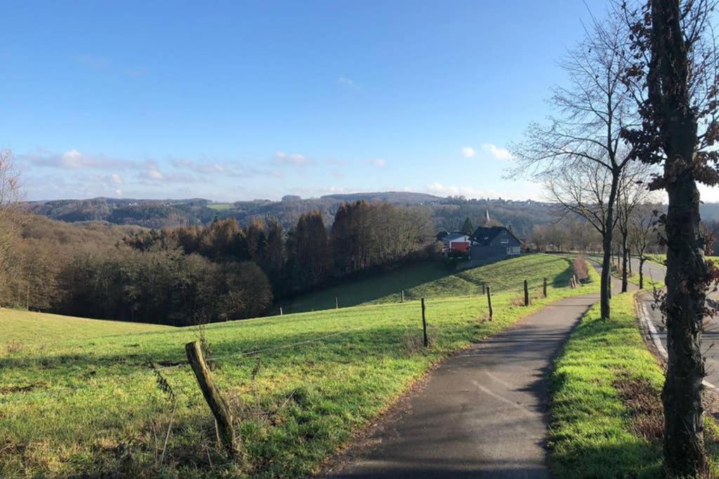 Ferienwohnung Und Monteurwohnung Matthies Naehe Koeln 30Km Kurten Luaran gambar